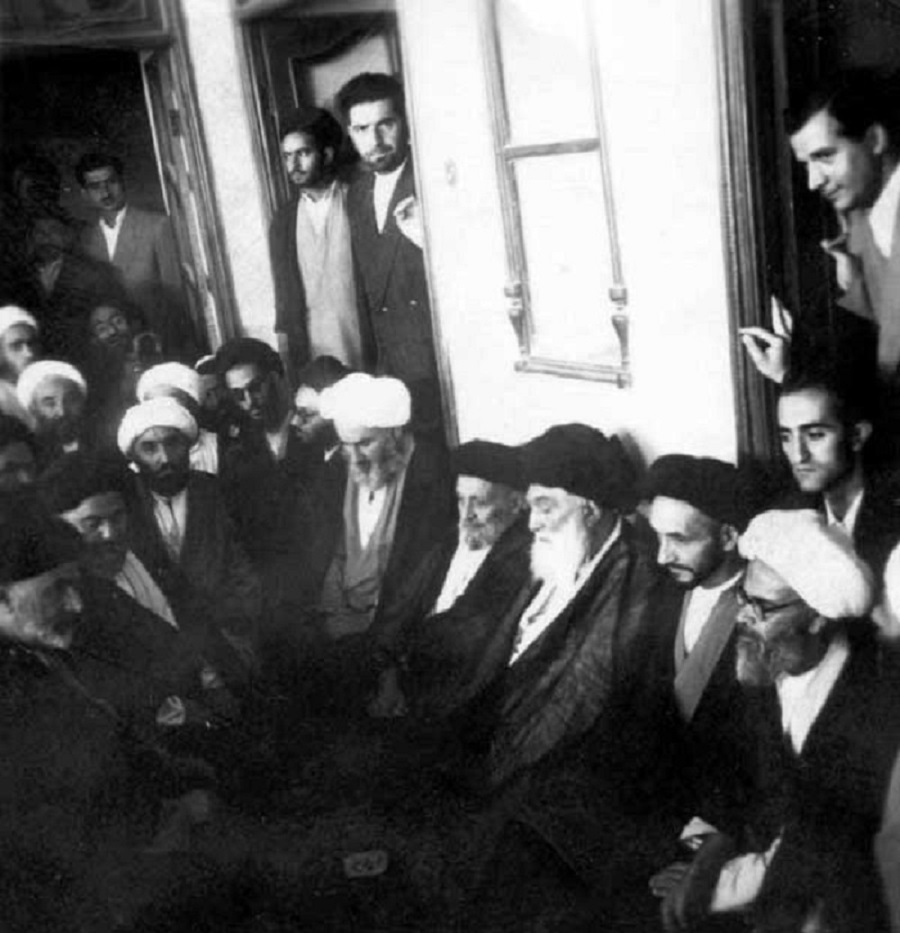 آیتالله بروجردی: اگر در راه ملی شدن نفت کشته شوید، شهید هستید