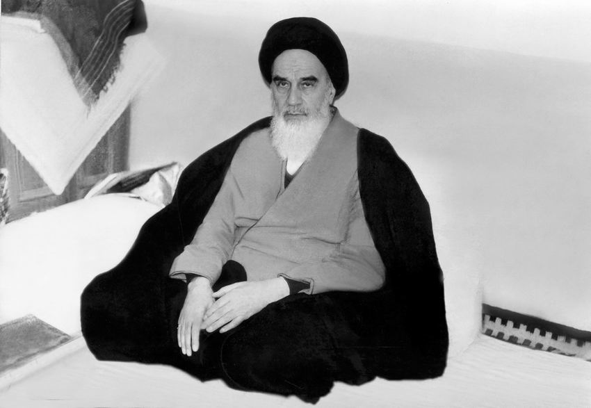 آیتالله آل اسحاق: امام در نجف می گفت اگر قدرت را هم بگیریم، 200 سال زمان لازم است تا همه امور اصلاح شود