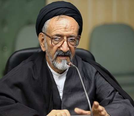 مروری بر خاطرات حجتالاسلام سیدمحمود دعایی: امام از راه اندازی رادیو روحانیت مبارز در بغداد اطلاع نداشت/ مخالفت امام با مبالغه و دروغ و فحاشی در مبارزه علیه پهلوی/دو سه ماه با امام قهر کردم ولی بعد فهمیدم حق با امام بود