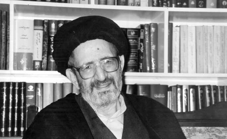 آشتیانی خم شد و دست ذبیحالله صفا را بوسید