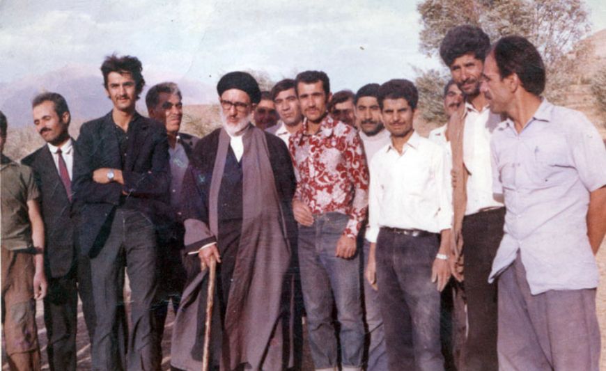 «خاک بر سر این دولت که هیچ کارش صحیح نیست.»