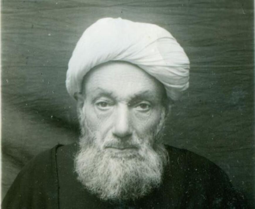 آقا بزرگ بهروایت ایرانیکا